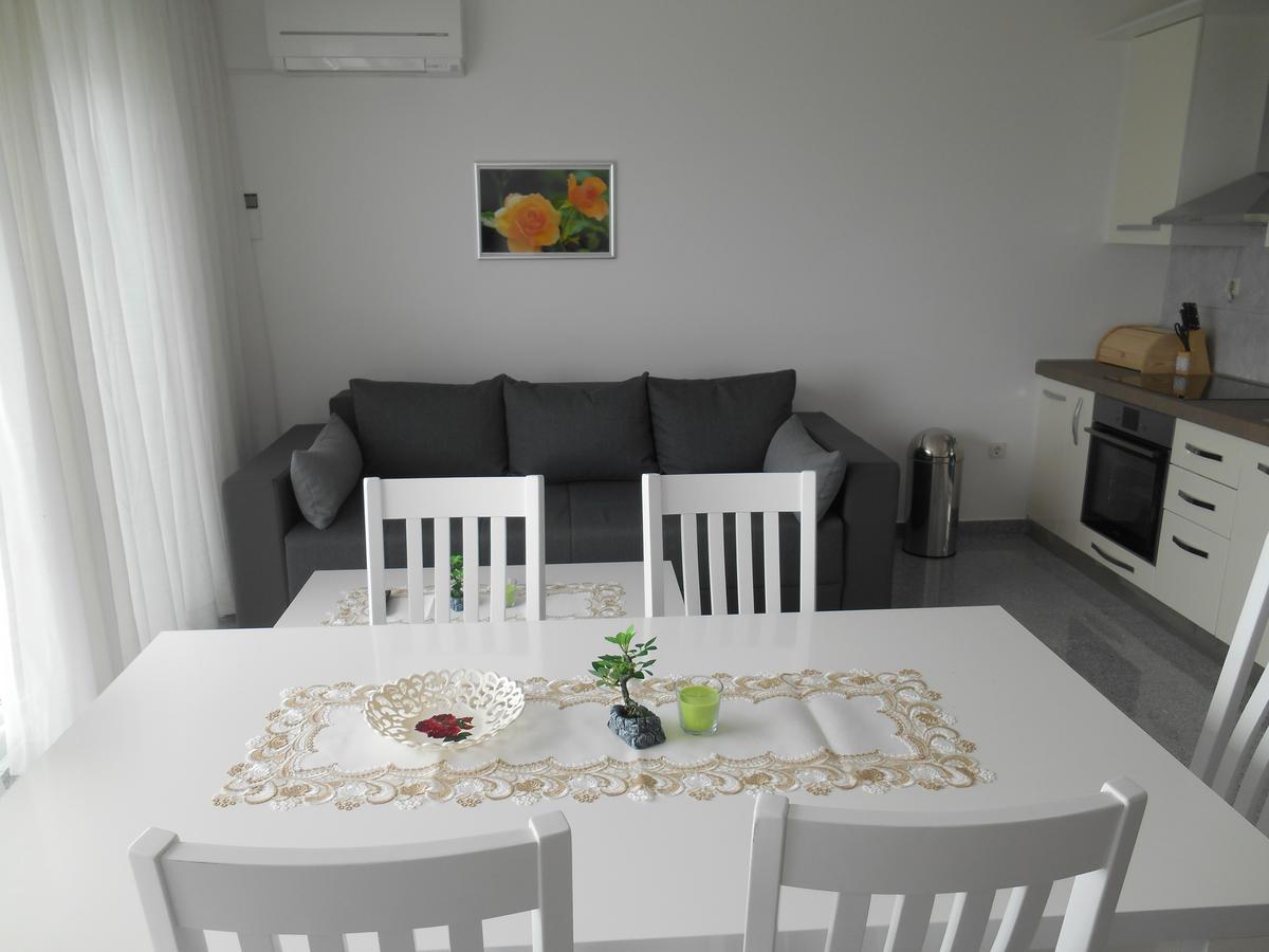 Apartments Diana Šmrika Екстериор снимка